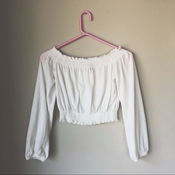 H&M Tops - 🥥 H&M Ruffled Long Sleeve